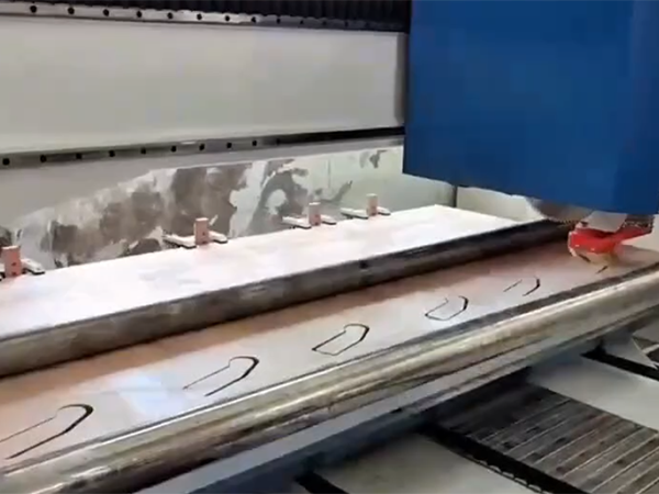 电子锯、纵横锯、裁板锯、往复锯展示